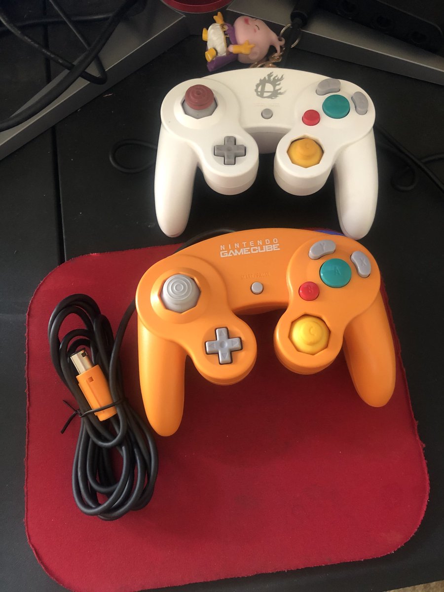 Giving away a BRAND NEW original Orange GameCube Controller since these have been hard to come around Simply Retweet, Follow, & Like to enter. If this does well, I got another surprise for ya'll. Good luck 🔥💪🤠