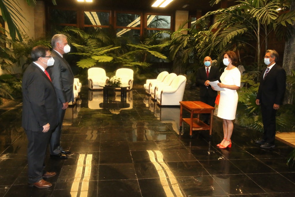 He asumido un nuevo cargo, y hoy entregé mis cartas credenciales al Presidente de Cuba, Sr. Miguel Díaz-Canel Bermúdez. Síganme en mi nueva cuenta oficial de Twitter 👉 <a href="/NoruegaEmbCuba/">John Petter Opdahl</a>