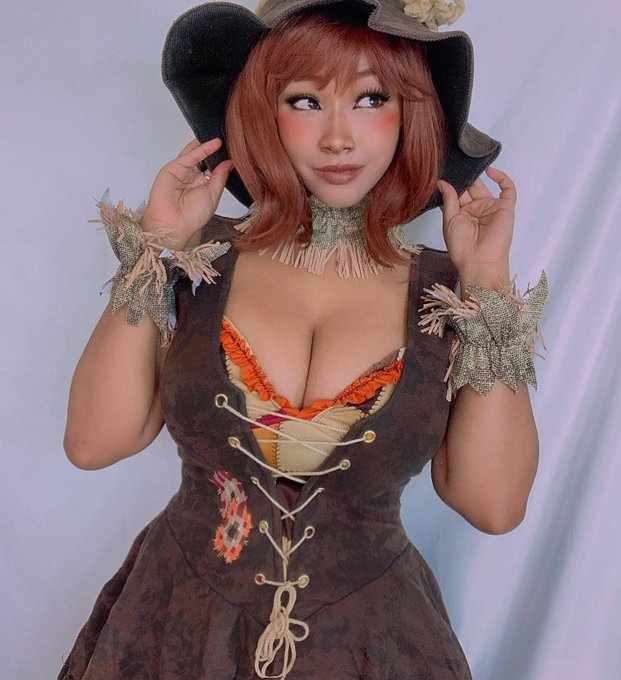 Scarecrow Uraraka 🎃 https://t.co/SrLPKWQbVX
