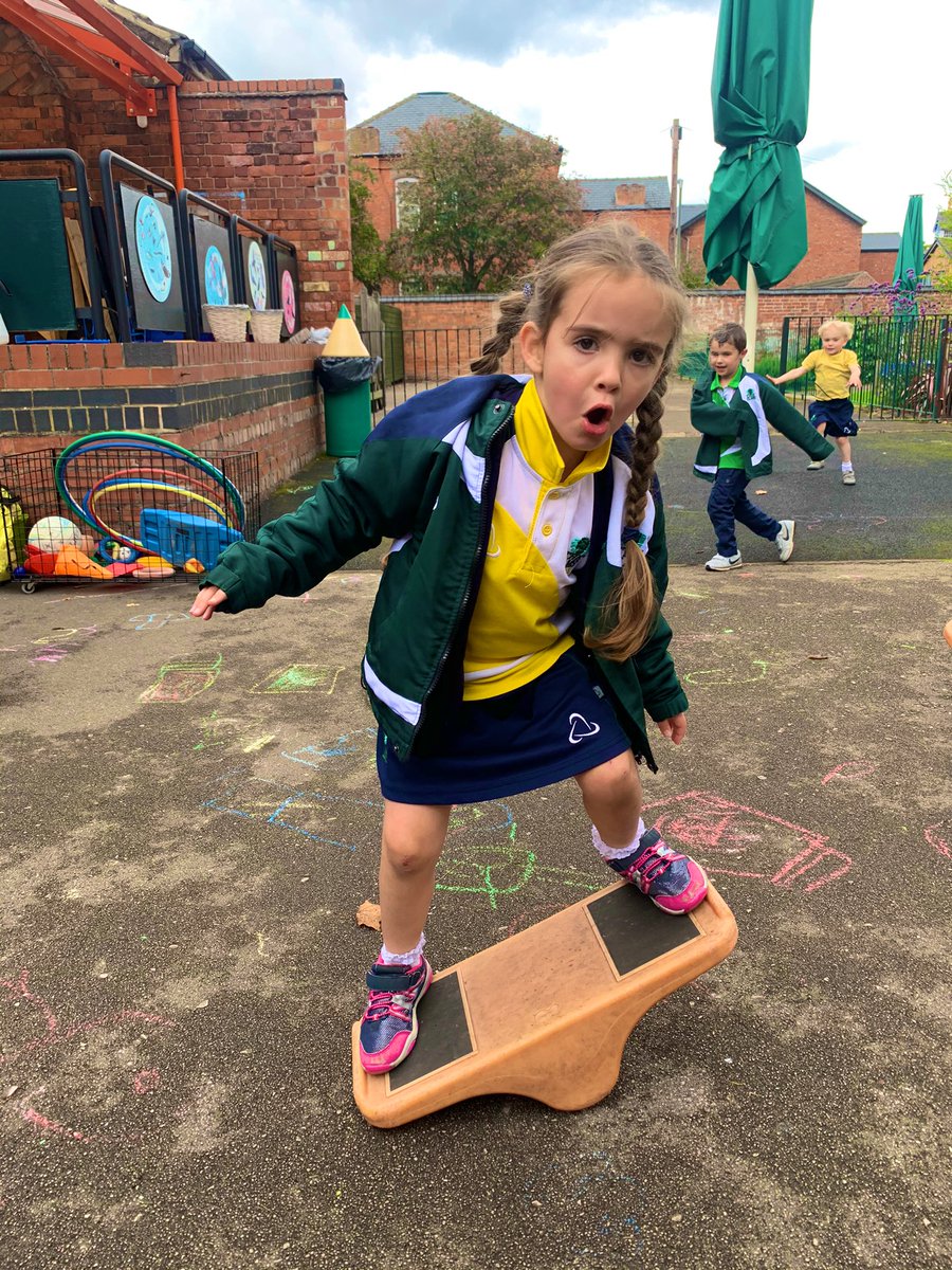 ElmsSchool's tweet image. Reception enjoyed taking part in an obstacle course during their P.E lesson today #GoFurther #GrossMotorDevelopment
