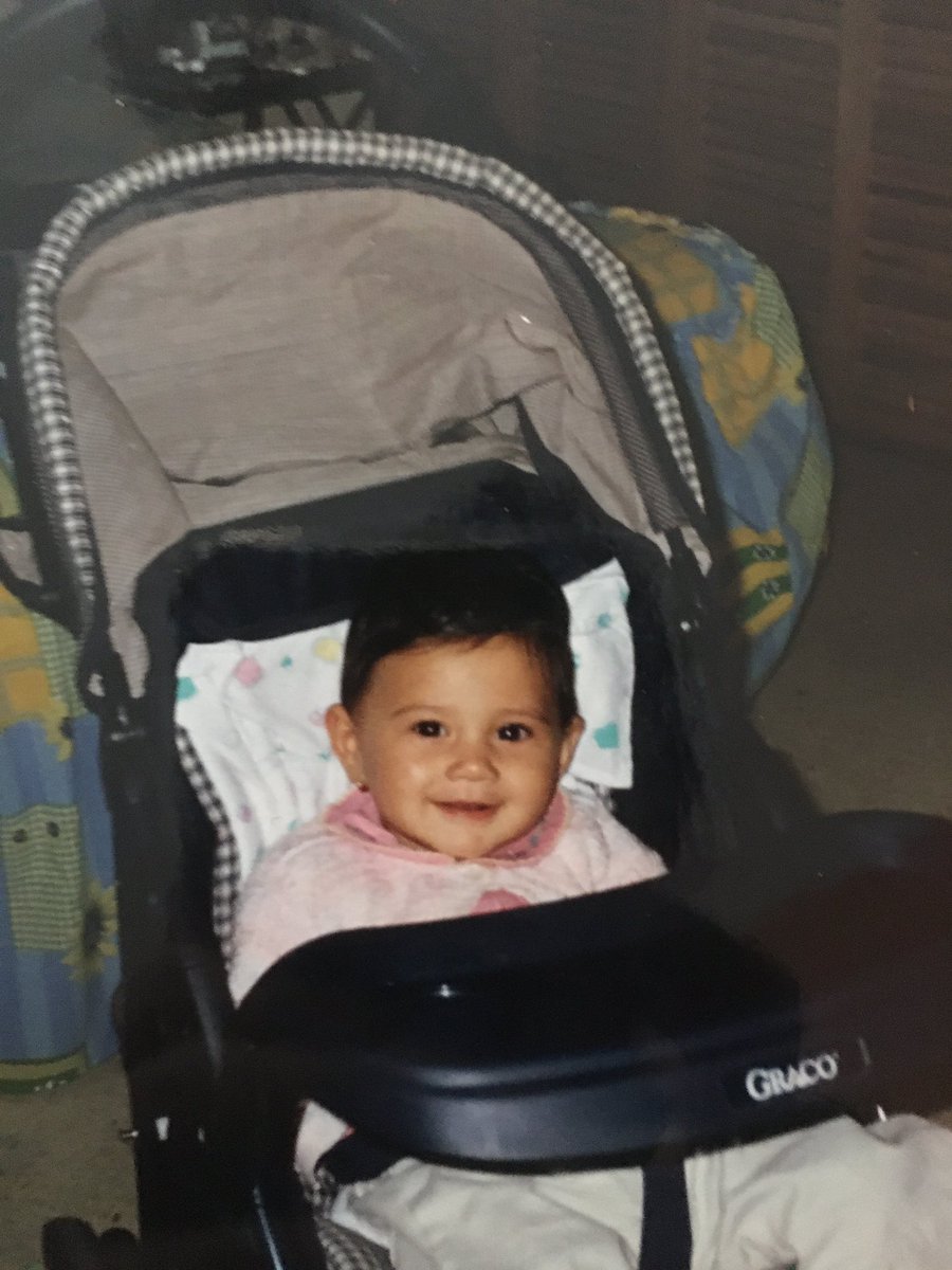 lloronasinrazon's tweet photo. Cuando el que me gusta me dice que me quiere invitar a unas papitas <3
#minimalu https://t.co/tfeo61UcwB