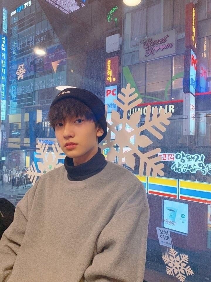 gaiapuddu's tweet photo. Happy birthday Heesung🎁🍰🌹 https://t.co/RapKIOc7Oo