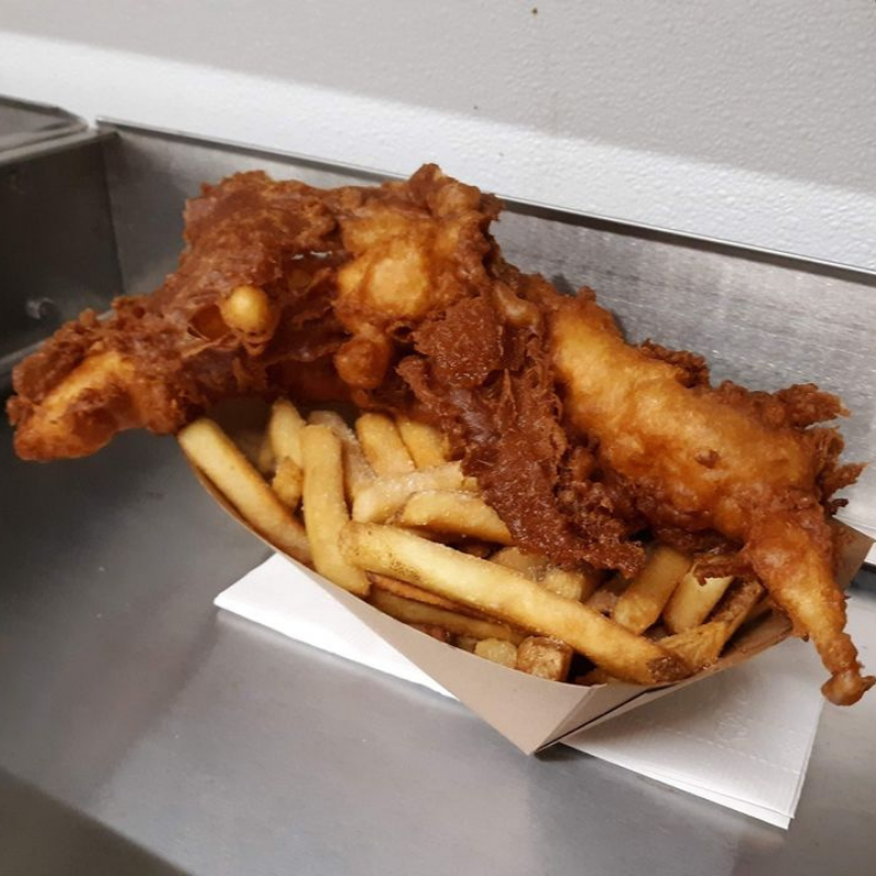 BSURentals's tweet photo. Payne's Fish and Chips Truck will be serving from 12:30 - 9 p.m. this Friday outside BSURentals in The Village! If you are still having any doubts about renewing, maybe free food at the Food Truck &amp; $150 off December rent will change your mind? https://t.co/PpZNfAu5ic