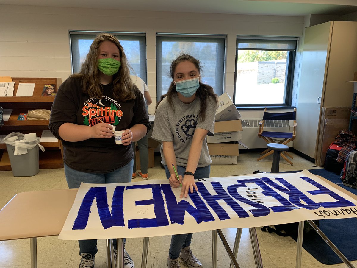 When cheerleaders become swimmers (and the coach becomes a swim-mom), we spread spirit wherever we go! 💙💛 Made banners to decorate the pool for this weekend #spreadspirit #itswhatido #PR1DEinthepaw https://t.co/bW28OAHPWi