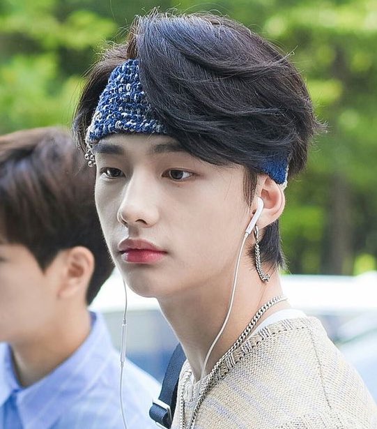 Thread by @3rachadorm, hyunjin’s (tsk) hairband collectiona thread #1 ...