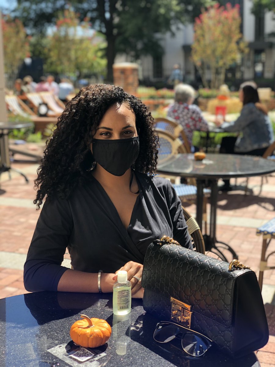 InPursuitOfPOSH's tweet photo. I'm doing my part to support local restaurants and I encourage you to do the same but don't forget your mask at home! Thank you @walmart for supporting the #maskupcolumbiasc initiative to get us back to normal along with @columbiasc and @colasced. https://t.co/gvO4PsI4c4