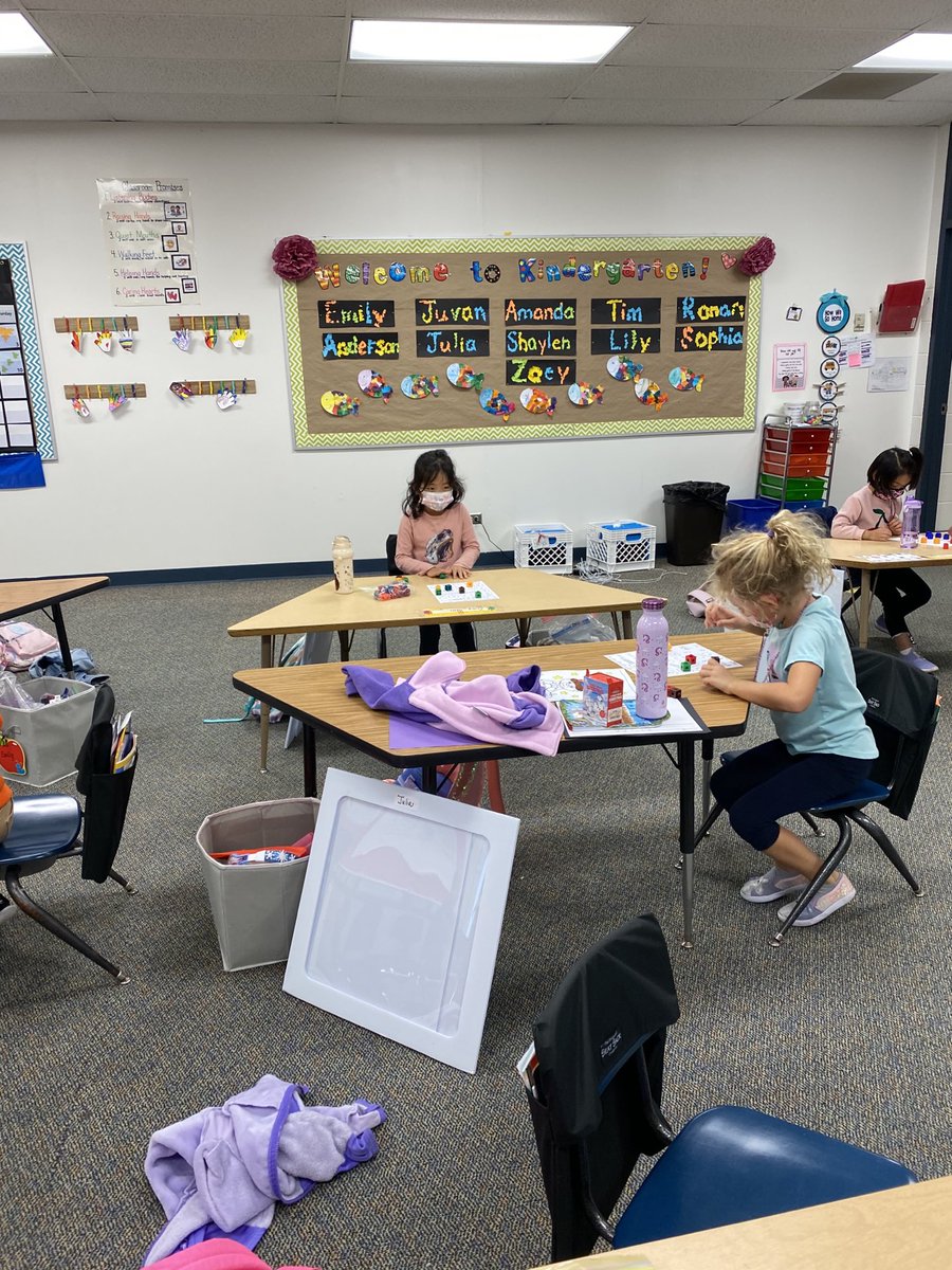 willowbrookKD's tweet photo. Playing partner math games while being socially distanced. #d30learns #wbstrong https://t.co/MBl8ToJZ89