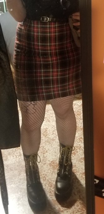 So I might be out of work for while, that means I'll be more active on my onlyfans! https://t.co/bVgYiwPfTh<a href="/tag/dogecoin"class="tags"><span>#dogecoin</span></a><a href="/tag/dogecointoadollar"class="tags"><span>#dogecointoadollar</span></a><a href="/tag/dogecointothemoon"class="tags"><span>#dogecointothemoon</span></a>