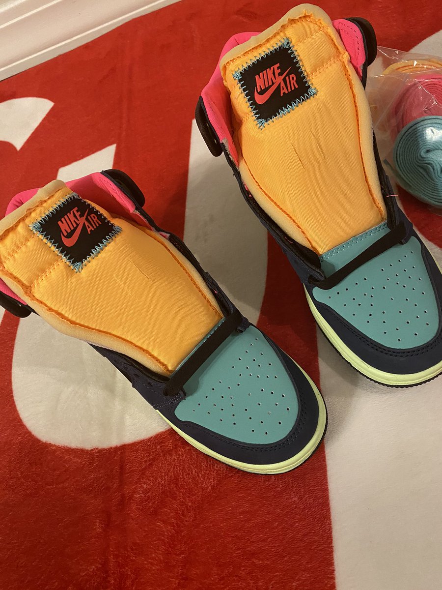 Overratedplug's tweet image. Air Jordan 1 Retro Tokyo Bio Hack 🔥📦

#OverRated | The Best