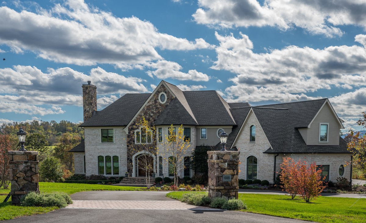 CreightonHomes's tweet photo. #luxuryhomes #realestate #luxurylifestyle #luxury #interiordesign #luxuryrealestate #architecture #design #realtor #homedecor #home #luxuryliving #interior #dreamhome #homesweethome #newhome #lifestyle #interiordesigner #customhome #customhomebuilder #creightonfarms #grenata https://t.co/QLNSzY6pRX