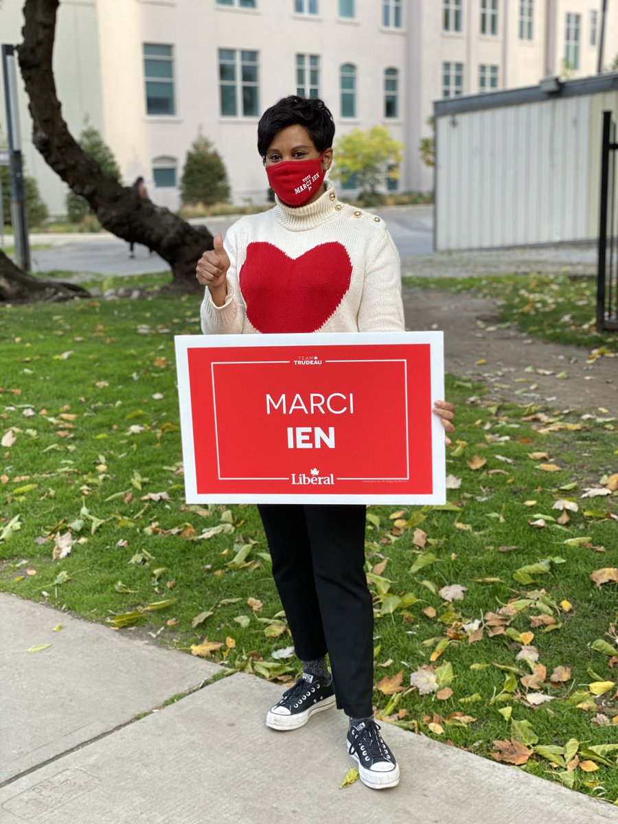 Spreading love through #TorCen this afternoon.

#SpreadLove #MarciMovement #MarciForTorCen❤️🇨🇦