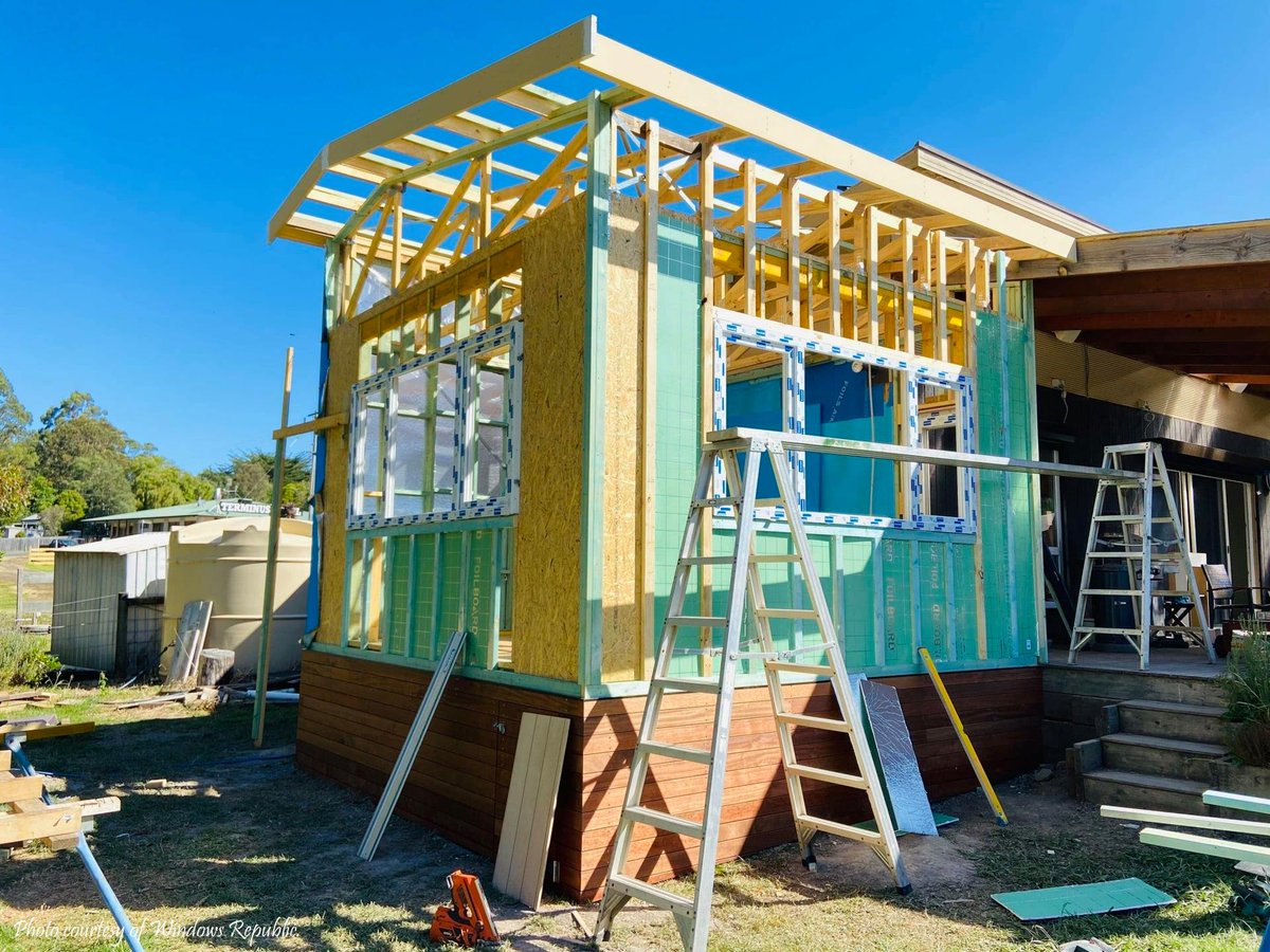 Are you adding an extension to your home? Using Foilboard® Insulation in your new room, will provide you with an effective thermal barrier, keeping you cool in summer and warm in winter.
foilboard.com.au/foilboard-appl…