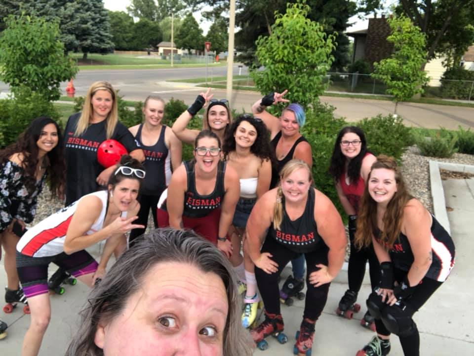 The first of 10 photos that make us happy - no context, just let the image speak for itself. Thanks to @CCDerbyGirl for nominating us for this challenge. Today we nominate The <a href="/NodakKnockouts/">Nodak Knockouts</a> #BisManBombshellz #derbytwitter
Photo credit: Nodak Knockouts