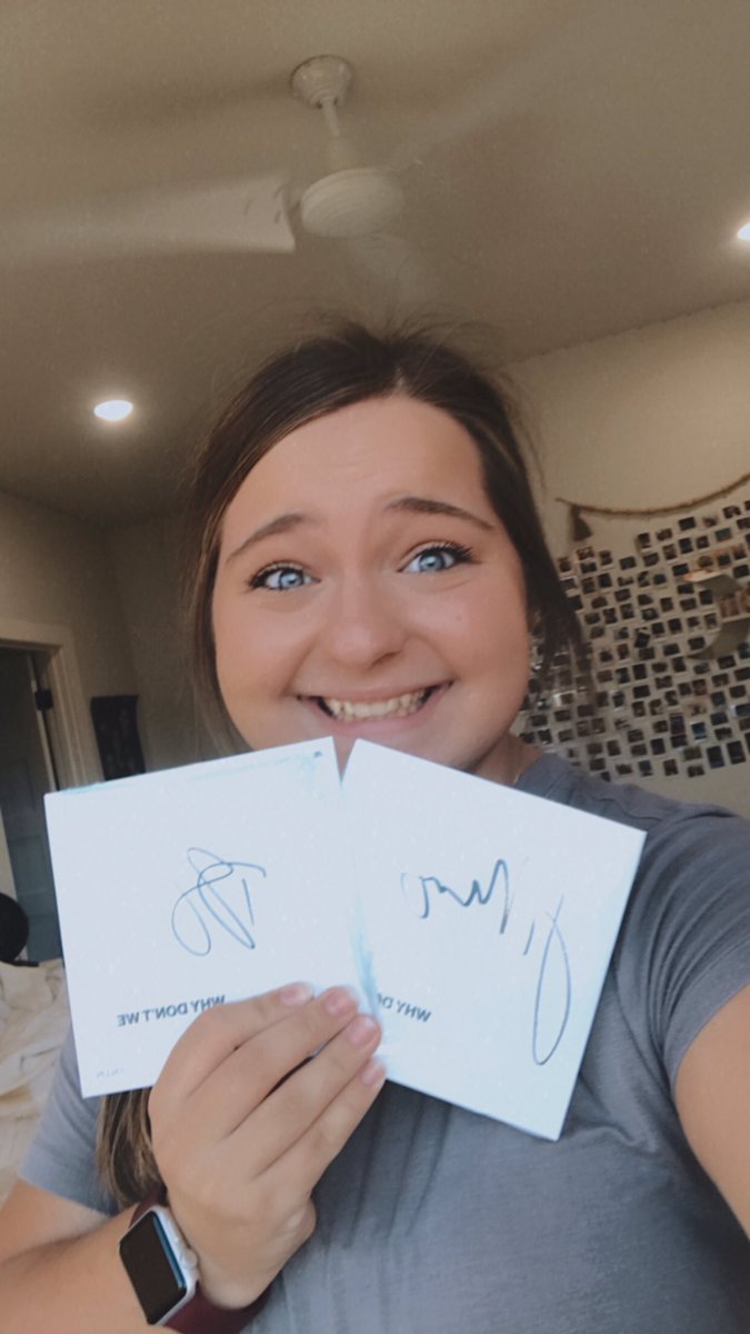 SydneyGaston's tweet photo. My Cd’s came in... I’m sorry but like @JonahMarais @SeaveyDaniel signed these... makes me freak out🤭 THANKS JONAH AND DANIEL #fallin #FALLINCD #wdwfallin https://t.co/Q1rv6lFsmp