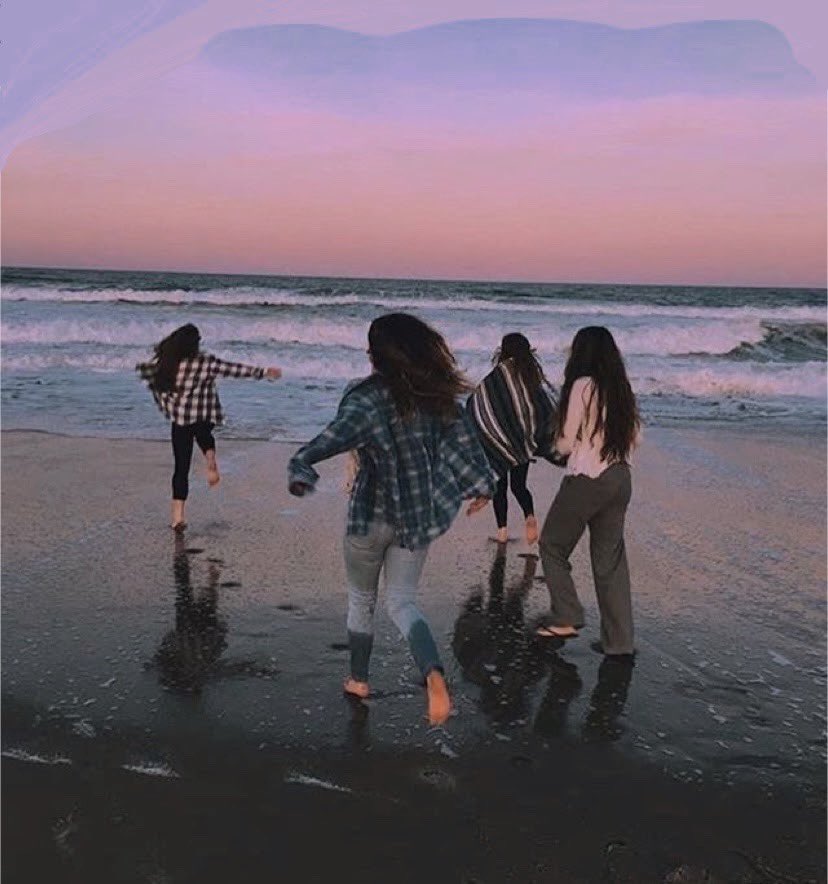 Even when friendships come &amp; go, they still leave valuable lessons behind to learn from. Read all about Vale’s experience and what she learned in her latest article 💛
•
•
•

#HerCampus #FIU #FIU21 #blogger #FIUpride #FIUstudent #FIUpanther #Miami #HerCampusFIU #HCXO