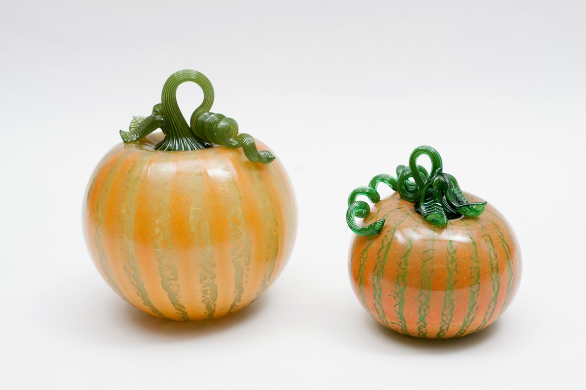 phoenixmagazine's tweet photo. Part of the proceeds from the Glass Pumpkin Patch, which will showcase more than 1,000 handmade, fairytale-like glass pumpkins crafted by local glass artist Gregory Tomb, will benefit the Desert Foothills Theater. https://t.co/hUYNPbOSBb https://t.co/VWVwwR98cE