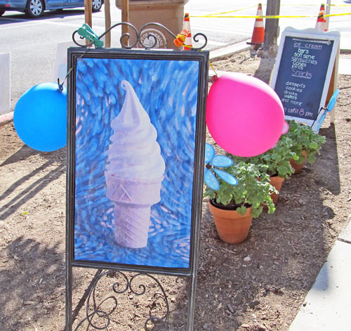 Menesweet's tweet photo. We're having another heat wave! Cool off with a big cone of yummy soft serve ice cream at @Menesweet on Magnolia Blvd #Burbank . We're open until 8pm today #IceCream https://t.co/PnJig2fAEE