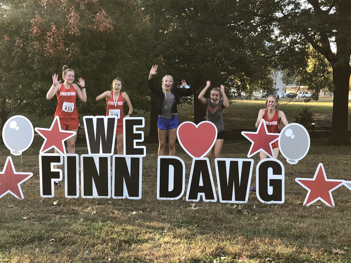 lisa_guillemot's tweet photo. Love Finn Dawg and the Finn Dawg Meet!!  Go Kirkwood XC Seniors! https://t.co/JCLsYzOITW