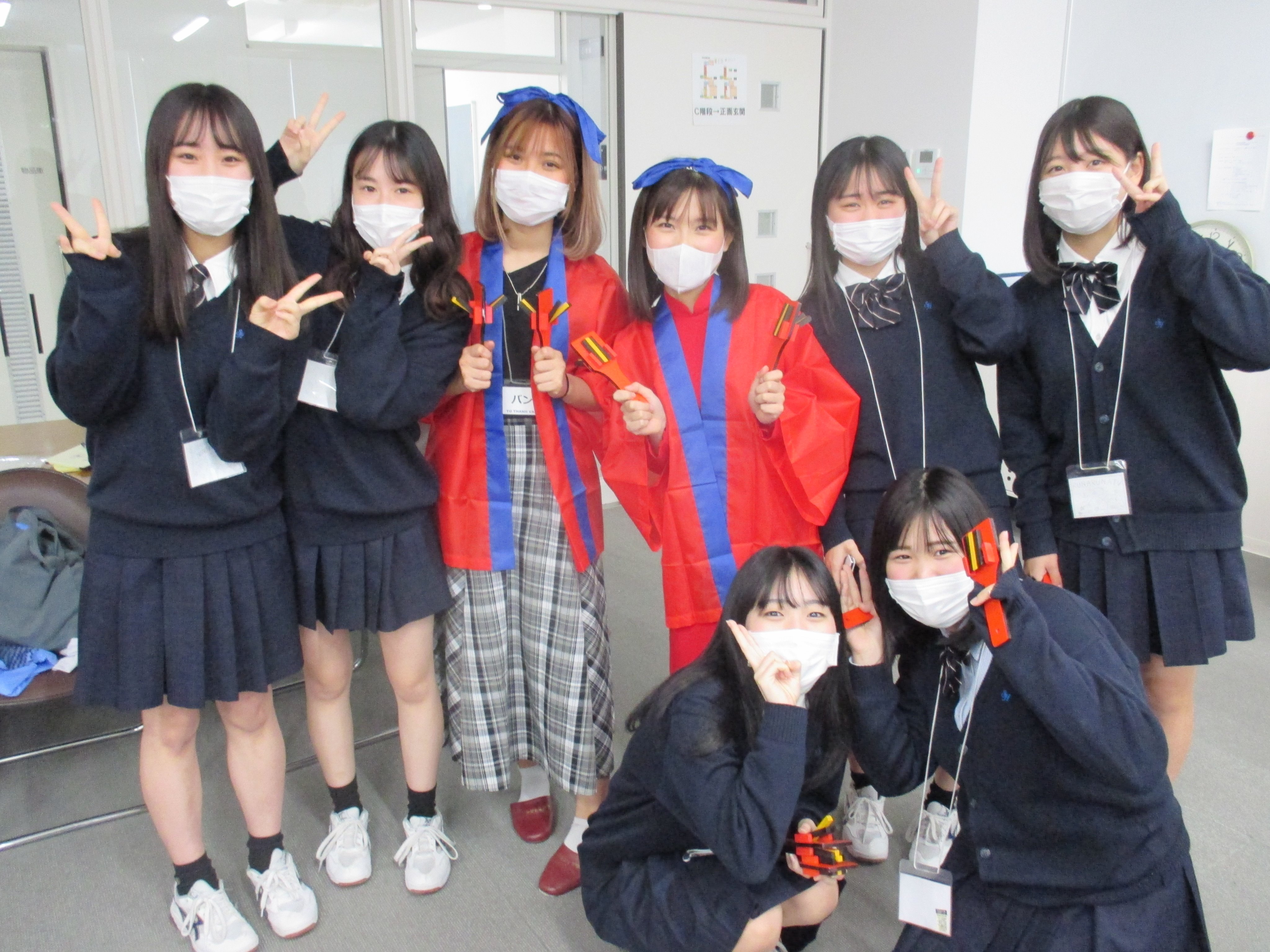札幌北斗高等学校 北斗高校の２年生３６名とベトナム人留学生との交流会が行われました けん玉 駒 折り紙など日本の昔ながらの遊びやよさこいを披露するなど 日本の文化を紹介しながら楽しい時間を過ごしました また ベトナムの文化も紹介され とても