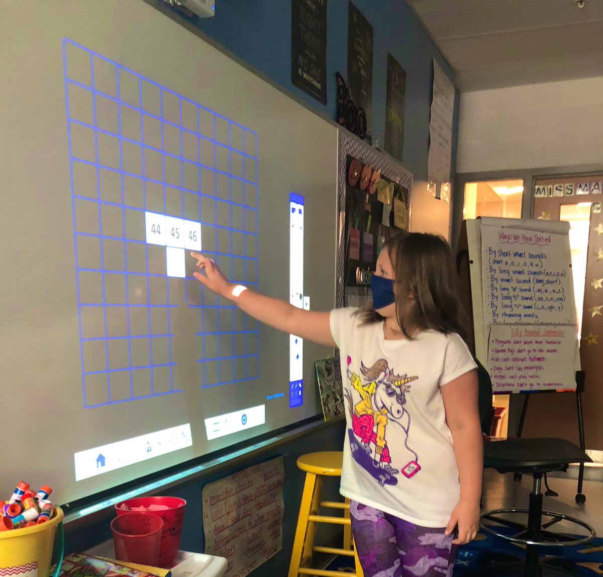 MrsHook23's tweet image. We tried out the interactive maze hundreds chart today by @SteveWyborney to practice skip counting and it was so cool!! The students loved it and it really opened their eyes to so many patterns 😊 #WCconnects #teachingmath @WestCler @CloughPikeElem @ohioctm