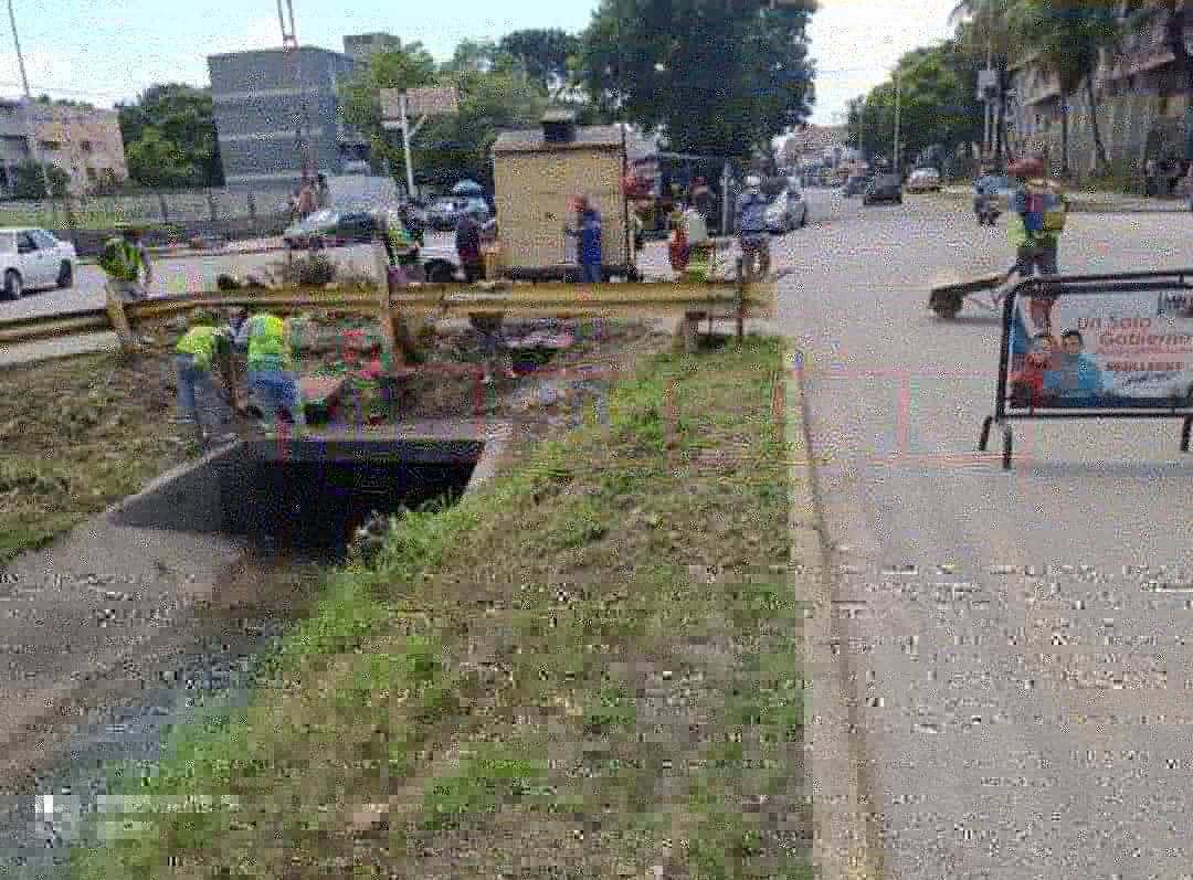 BrullerbyPSUV's tweet photo. 2/2 Todo un esfuerzo articulado de las diversas instancias de gobierno dirigidas por el Pdte @NicolasMaduro y encabezadas en la entidad por el Gob @MarcoTorresPSUV para brindar atención integral no sólo a las familias mariobricenses sino de los otros 5 municipios afectados. https://t.co/KhIVSsmOQu