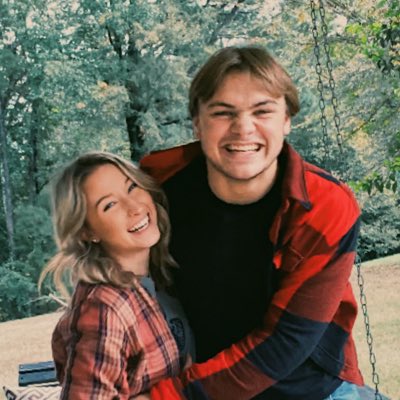 Carolinefayeann's tweet photo. #NewProfilePic https://t.co/TLur4q5KEb