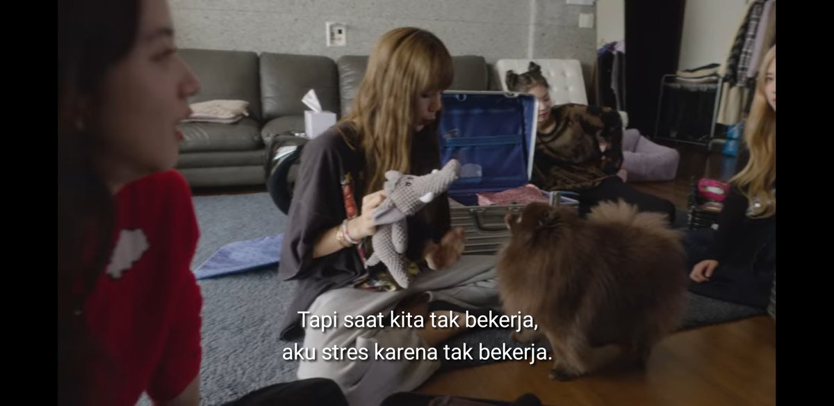 ichahrnssa's tweet photo. Jisoo menyuarakan keluh kesah budak korporat https://t.co/zDL0yHayWu