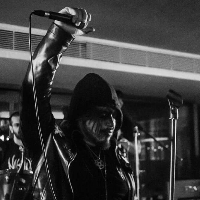 Blakc Metal

#artistsoninstagram #Artistsupport #AllLivesMatter #Artist #musician #vocalist #blackmetal #2020 #livemusic