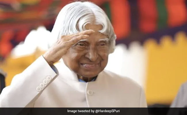 ndtv's tweet photo. Dr Kalam's Birth Anniversary: PM Remembers India's 'People's President' https://t.co/0UBOgiYZhB https://t.co/shyRt2dLdk