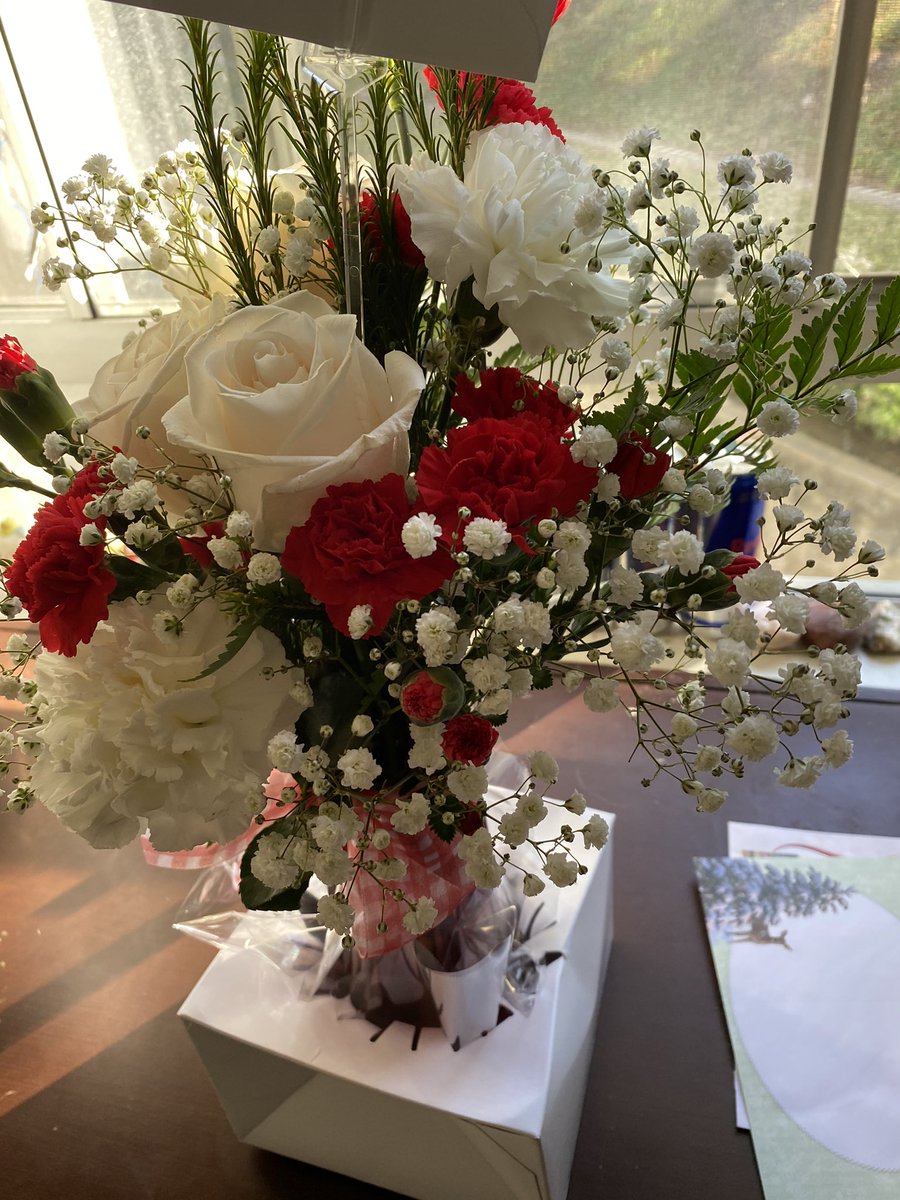 worm2hot's tweet image. flowers in the mail !! :D