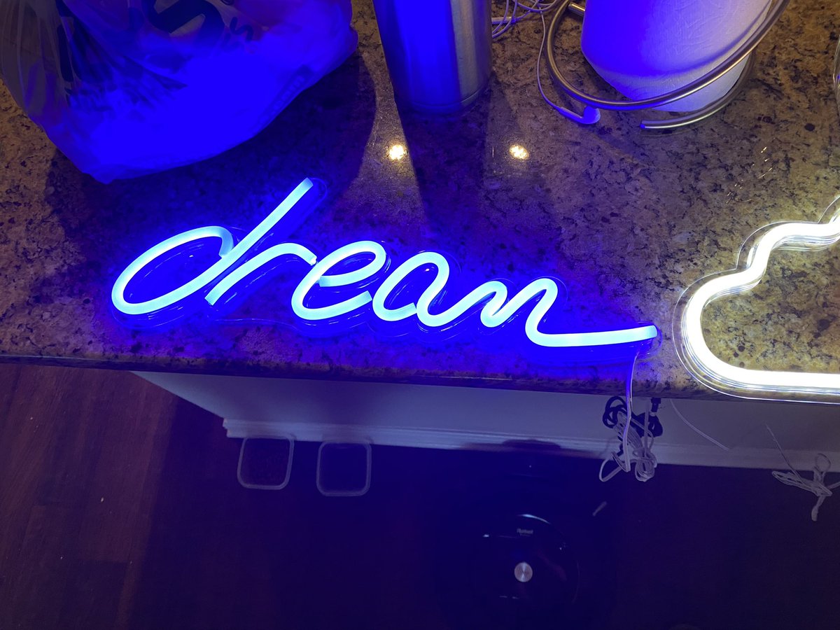 lilbbsquirrel's tweet photo. Linsey and I copped these cute ass signs today🤍🤍 https://t.co/OKbW5ByJLe