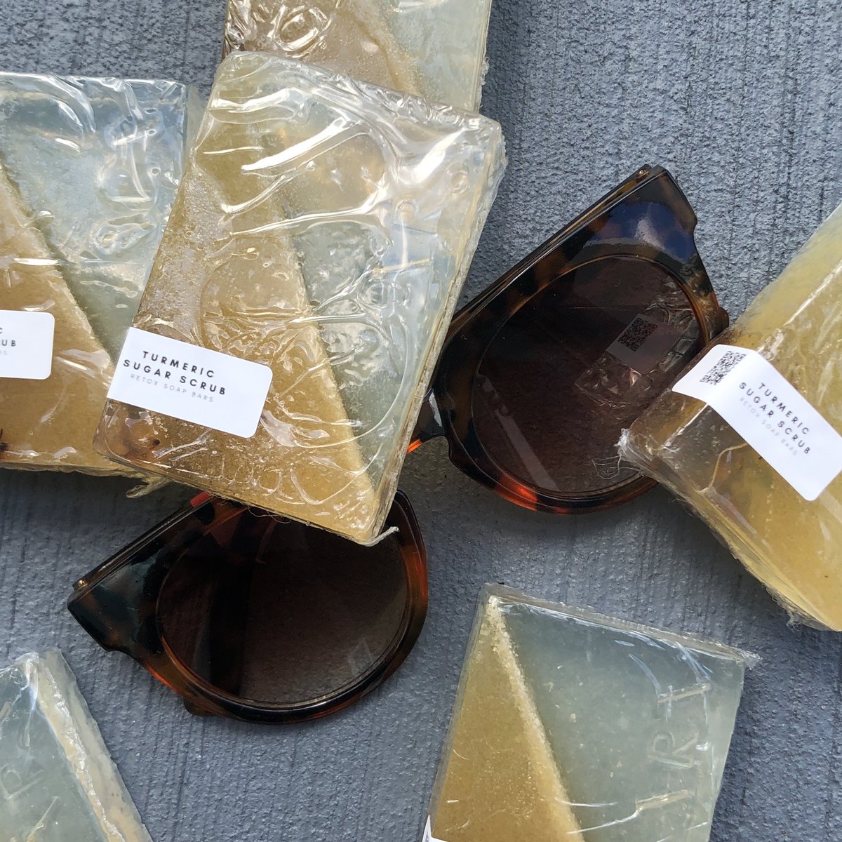 seestyledesign's tweet photo. Hey Twitter. 👋🏾 My next customer could be on your TL. Please retweet. I’m a small soap and skin care company.  All my products are homemade with all natural products &amp; start as low as $6 
https://t.co/1W5JNIzDJK https://t.co/bBezf6tYY6