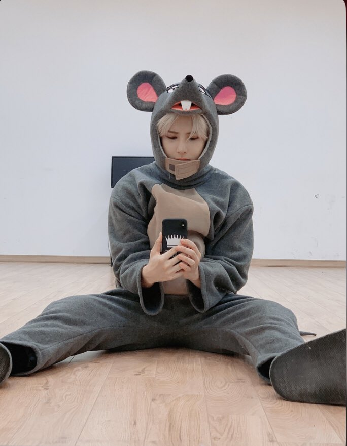 pictures of sehyoon that make me want to hug him