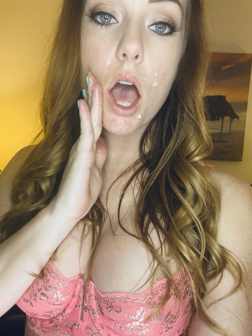 Is there something on my face?  https://t.co/rxuNMP4hS5 https://t.co/5YHEzPYSy6