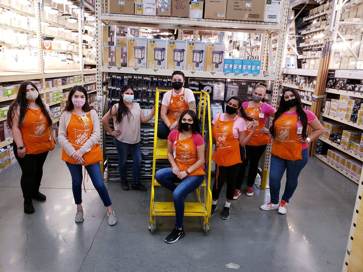 @HDstore6613 (@6613home) on Twitter photo Our Fabulous and Fierce Team at #THD6613
#WhoRunthe🌎?? Our Fabulous and Fierce Team at #THD6613
#WhoRunthe🌎??