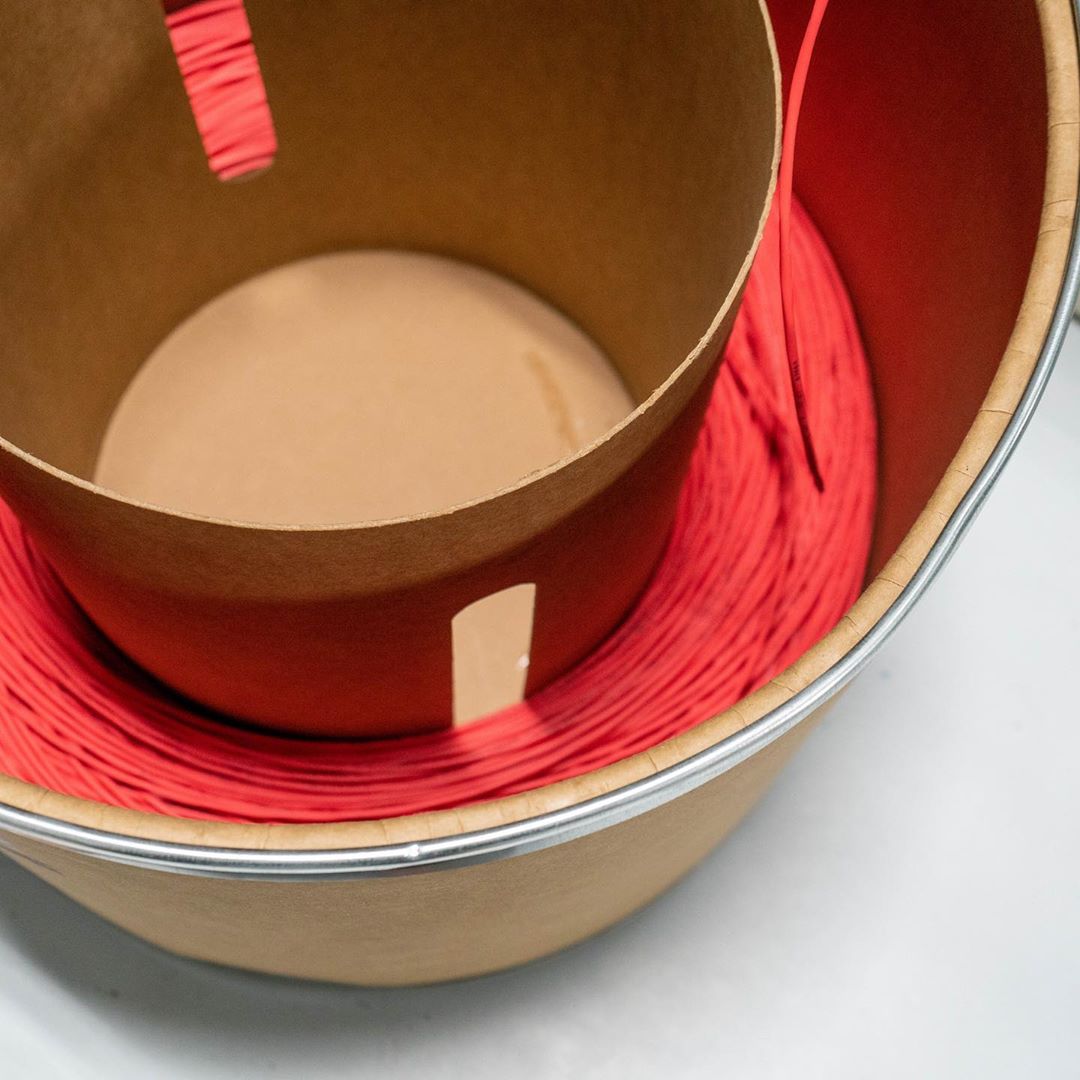 Southwire's tweet image. Moving and setting up wire spools can be physically challenging. Southwire also offers Tappan™ Fire Alarm Cable in a SIMpull Barrel™ Drum!! #southwire #cable #simpull