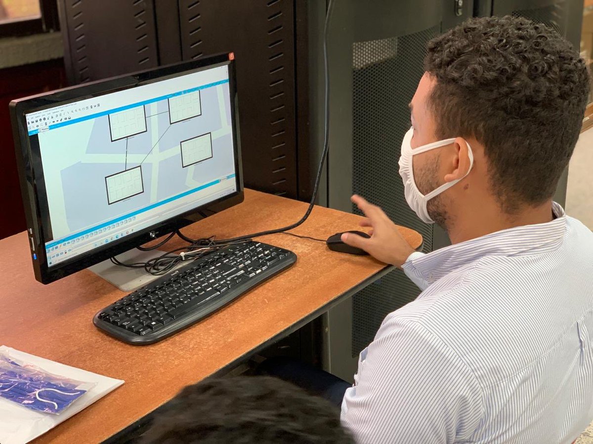 ylromeroSub's tweet photo. 7 aprendices de los programas de Diseño Web,  Redes de Datos y Diseño Gráfico del #CentrodeComercioyServicios de @SENAenBolivar presentes en #SENASoft !La competencia tecnológica más grande de la entidad! #CuartaRevolución https://t.co/hShLj3BcF7