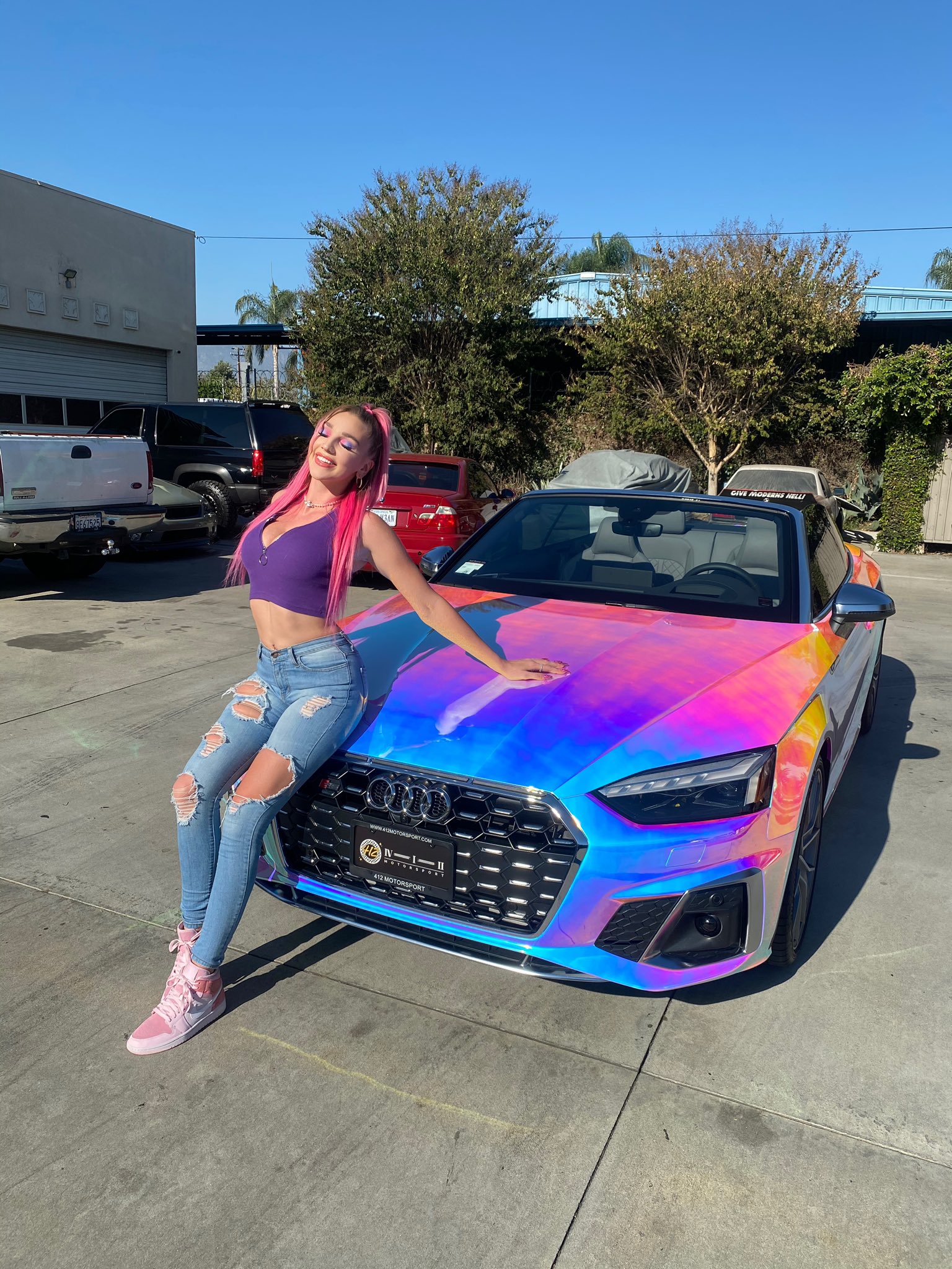Just picked up my unicorn car 😍🦄💖 https://t.co/QILHDlLyYJ