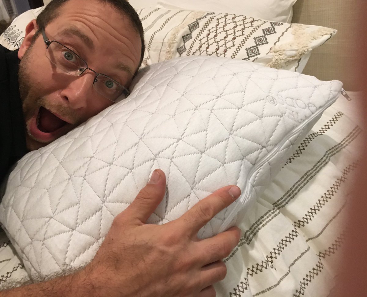DamnGoodReviews's tweet image. The Best Pillow? Tune in tomorrow at 6pm on YouTube.com/DamnGoodReviews to see my unboxing of the @CoopHomeGoods Original Pillow #needsleep
