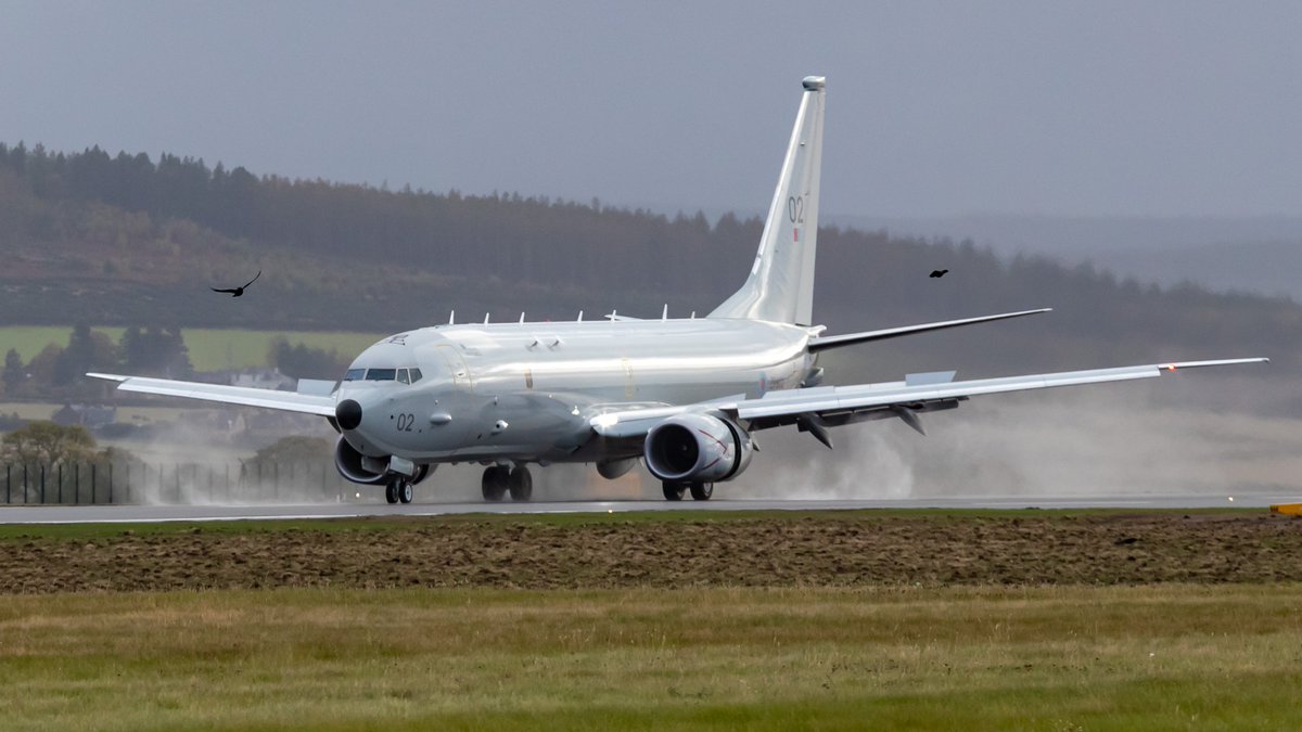  QRA temporarily relocated to Leuchars Station at the end of July while the intersection of the two runways at RAF Lossiemouth was resurfaced. The first Typhoon touched down on the new surfaces this Monday, followed on Tuesday by one of the RAF’s first Poseidon MRA1.10/ #QRA