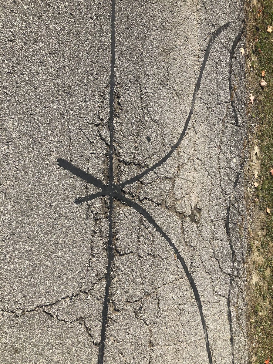 MsDudani's tweet image. During my regular lunch walks, I found this beauty!! Saving it for when I need to teach Ss about #bisectors in #geometry @JosephAGibsonPS @YRDSBmath  Can you figure out how bisectors were used to #divide the repair tar accurately? #realworldmath #mathtalk @MathBeforeBed