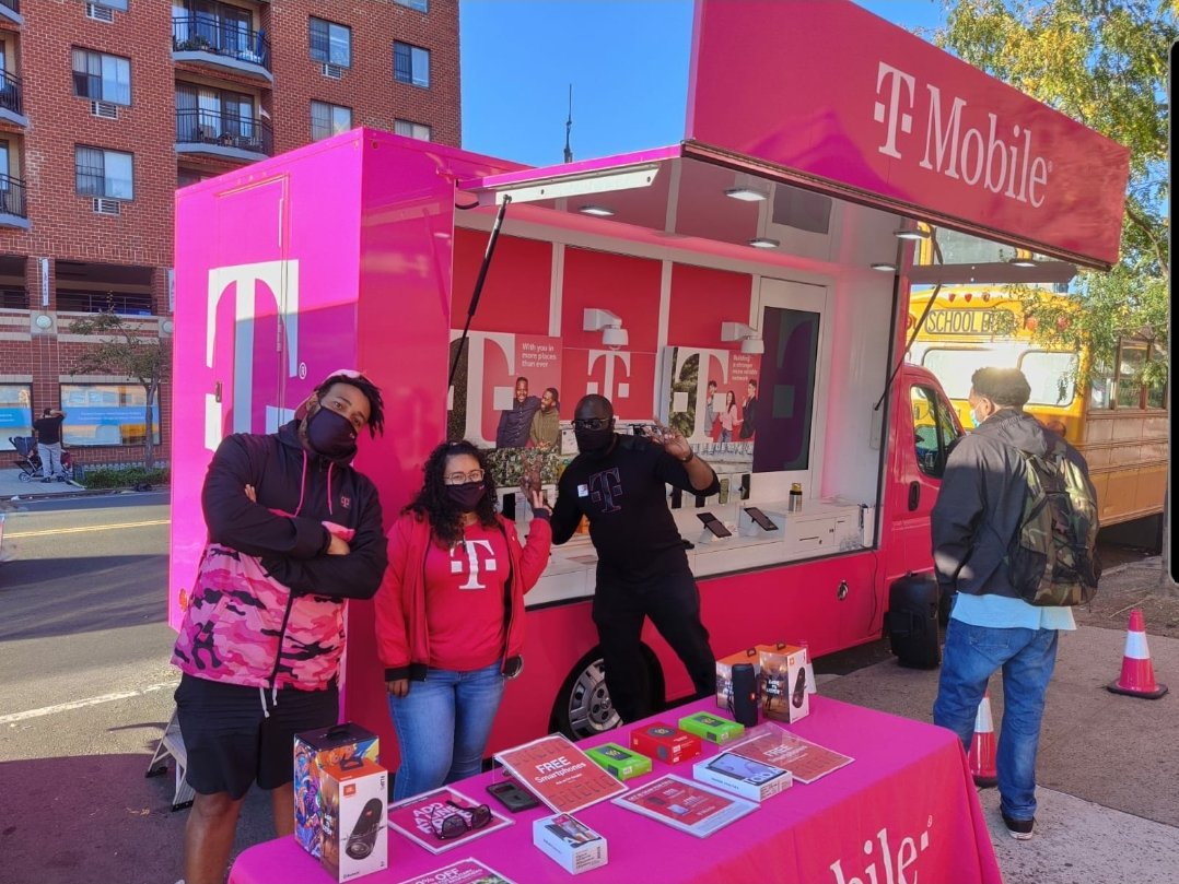 TmobileVickyG's tweet image. Finally! Our team is complete. Excited to take Agility ( truck name) to the next level 🤗  Welcome @DrewMobileRock !
.
@Unchristopher1 . @CKellyBKallday  .  @MariaFigueirido