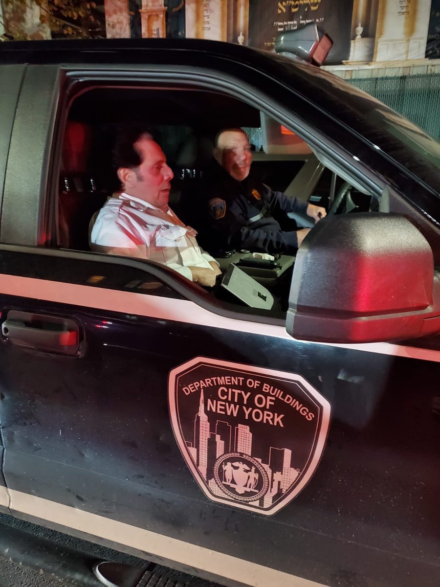 Yoel Schlesinger (@yoelschlesinger) on Twitter photo <a href="/NYCMayor/">Mayor Eric Adams</a> <a href="/NYCDOB/">Dept. of Bldg's</a> can you explain sending maskless inspectors to check if people are wearing masks <a href="/NYCMayor/">Mayor Eric Adams</a> <a href="/NYCDOB/">Dept. of Bldg's</a> can you explain sending maskless inspectors to check if people are wearing masks