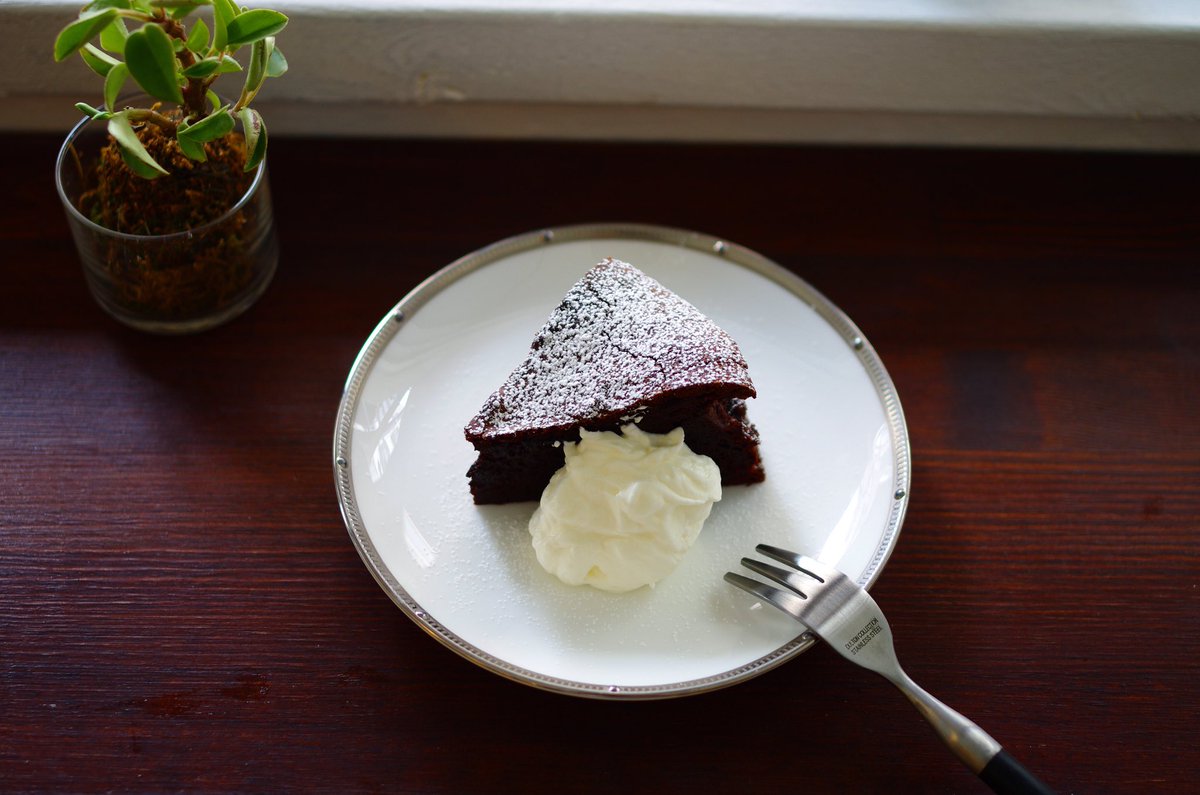 Kenohi ケノヒ 店主ひかる 本日も22時までの営業です ガトーショコラオランジュを焼きました オレンジが香る大人味のケーキです 武蔵小山 武蔵小山ランチ 武蔵小山カフェ テイクアウト 学芸大学カフェ 西小山カフェ 不動前カフェ 洗足