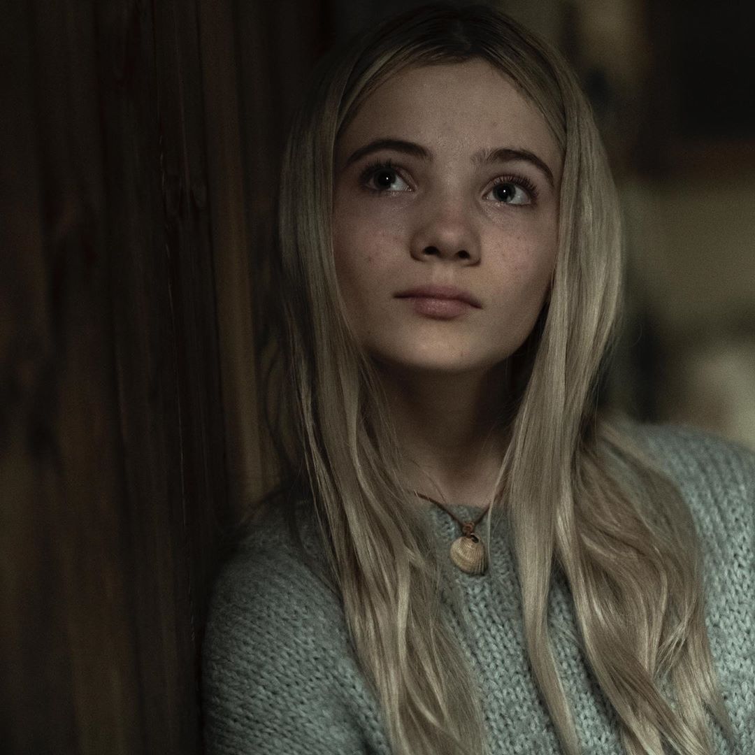 Freya Allan Online Freya Allan Org On Twitter Freya Allan As Kail Nico Parker As Ellie In The Third Day 2020 1x05 Tuesday The Daughter Promotional Still Freyaallan