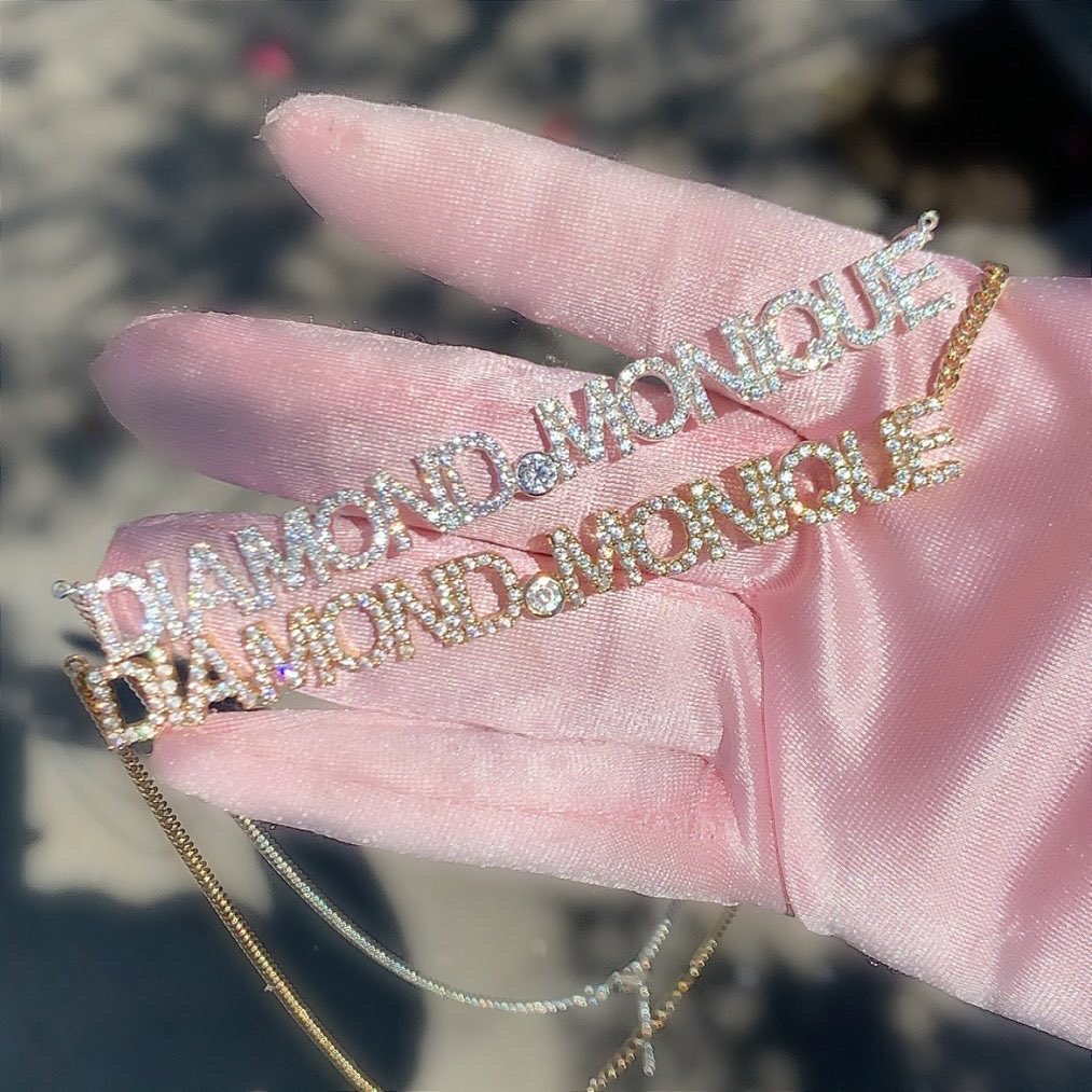 Queen__Dmj's tweet photo. Do you love Jewelry &amp; accessories?  Queen of Slay has all the cute accessories and cosmetics, and add new stuff daily!! 😍✨follow Us on Instagram @ q.o.slay &amp; shop with them!! 💖
.
#BlackOwnedBusiness #smallbusiness #beauty #Accessories #jewelry #customjewlery #Clothing #fashion https://t.co/8xHSvFtzPh