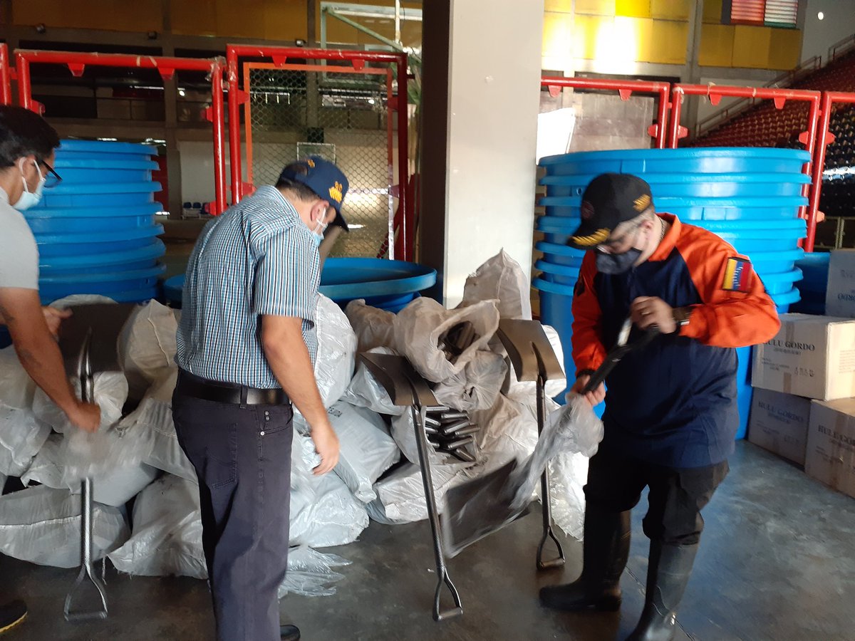 Vgrpc_prensa's tweet photo. 📍✓  Kit de Aseo Personal y de  Primeros Auxilios 
✓ Pañales Desechables y alimentos no perecederos

• Cocinas, neveras, colchones e hidratación .
#14Oct #SoloQueremosSalvarVidas https://t.co/ry8dBgqDbL