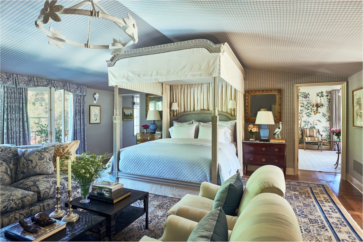 Today in @elledecor...

This project is a greatest-hits album of amazing travel and style.. a beautiful collection of eclectic taste.

Thank you Elle Decor and @themichaelmundy for such a beautiful article! 

michaelsmithinc.com