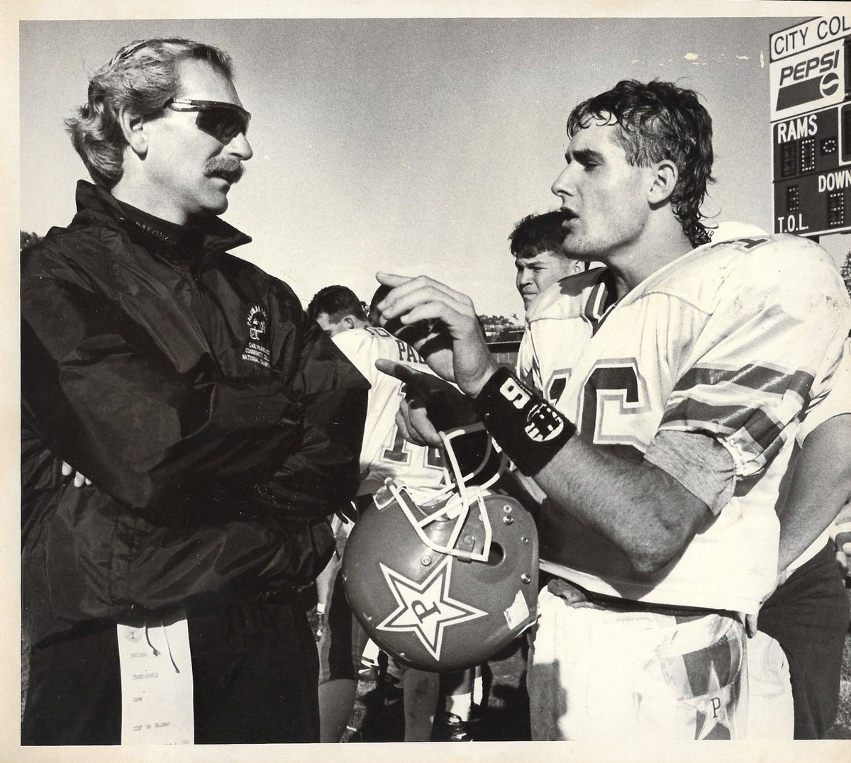 PmarAthletics's tweet image. Welcome to the first week of Comet History. We&apos;re flashing back to the 90s when football claimed their National Championship trophies! Click the link below to hear all about it!

palomarathletics.podbean.com/e/football-cha…

#PalomarAthletics #CometPowered☄️ #CometHistory