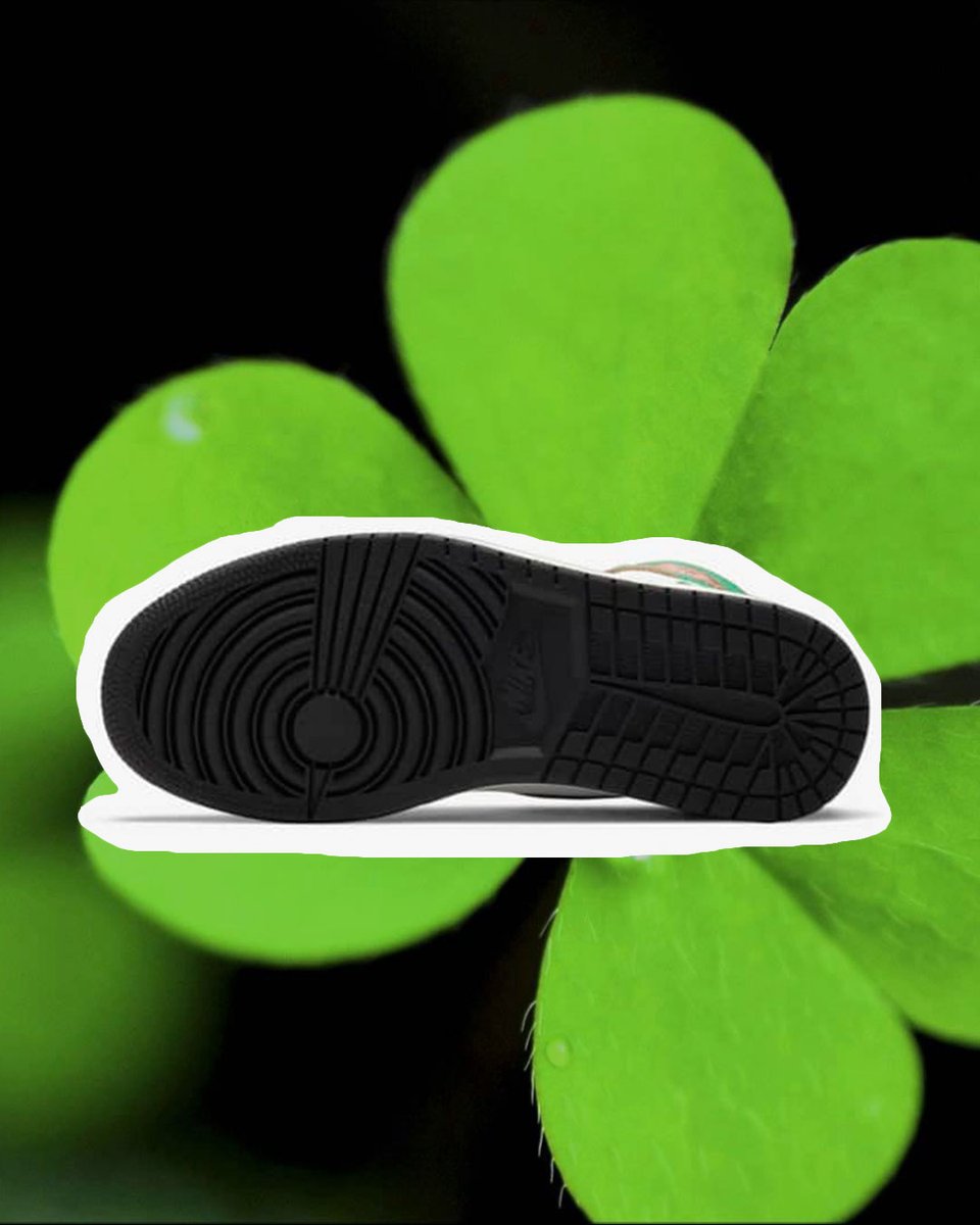 SNKRCRIBS's tweet photo. LUCKY GREEN PARA ELLAS

Con una semana llena de lanzamientos llega una nueva edicion del AJ1 para ellas, inspirado en aquel partido contra Boston en 1986 en donde MJ anoto 63 puntos, su nombre LUCKY GREEN. 

Mas info e inagenes aqui: https://t.co/h8dUTLcYDf

#jumpman23
#snkrcribs https://t.co/LfNBsc3YB2